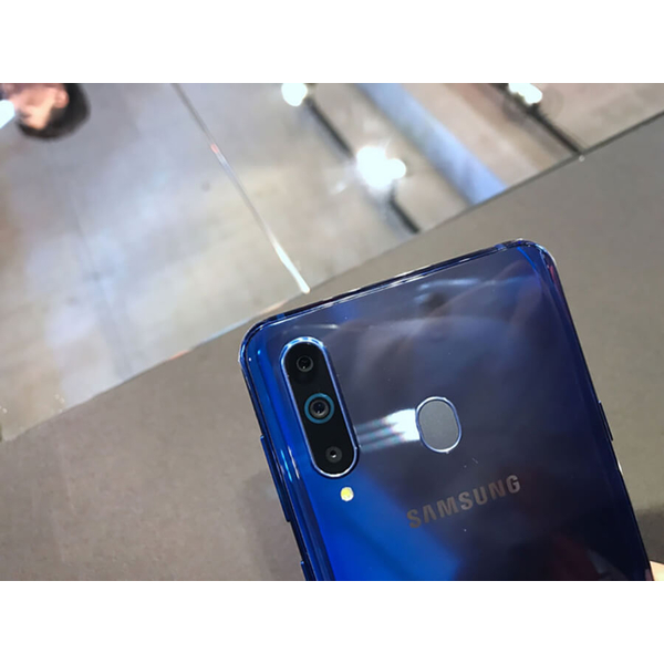 Samsung Galaxy A8s - Hình 4