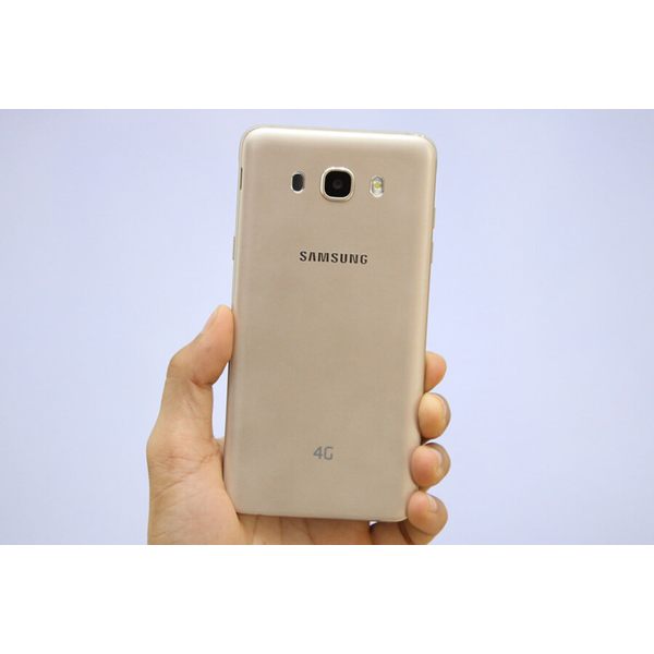 Samsung Galaxy J7 (2016) 16GB - Hình 2