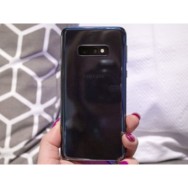 Samsung Galaxy S10e - Hình 2