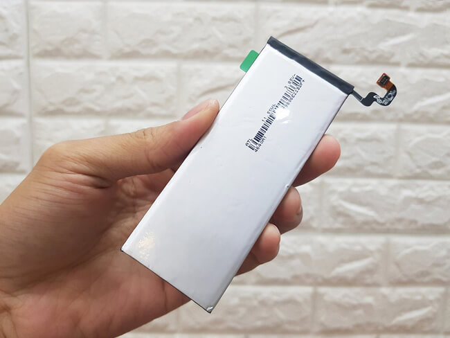 Thay pin Samsung Note 5 - Hình 2